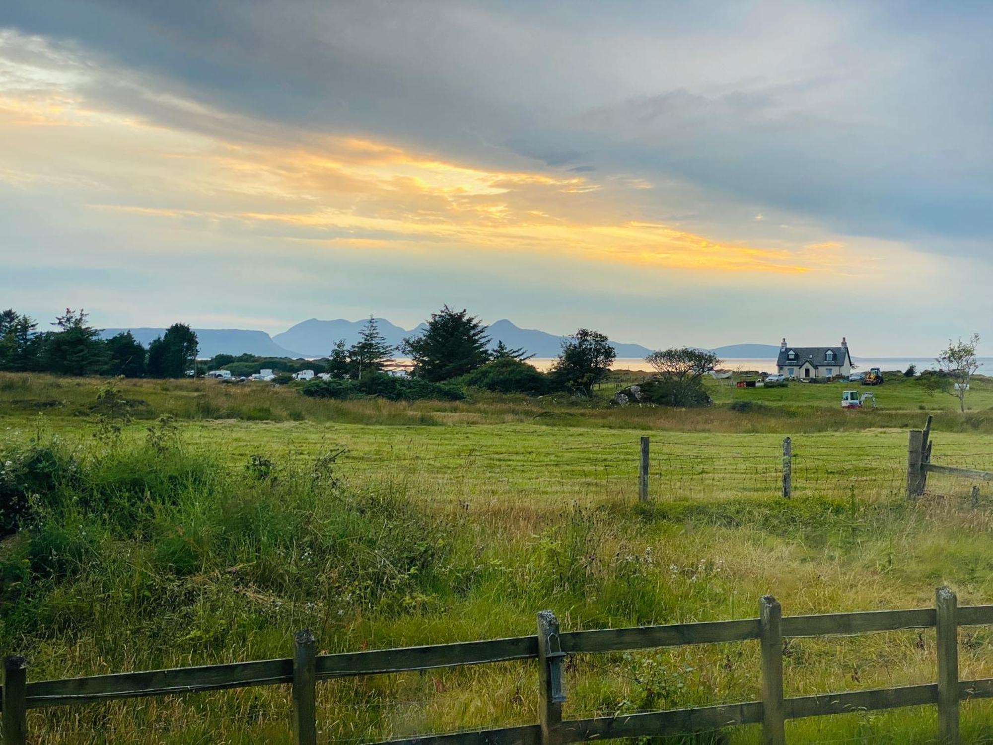 The Sheiling Holiday Home With Gorgeous Views Over The Isles Arisaig Eksteriør billede